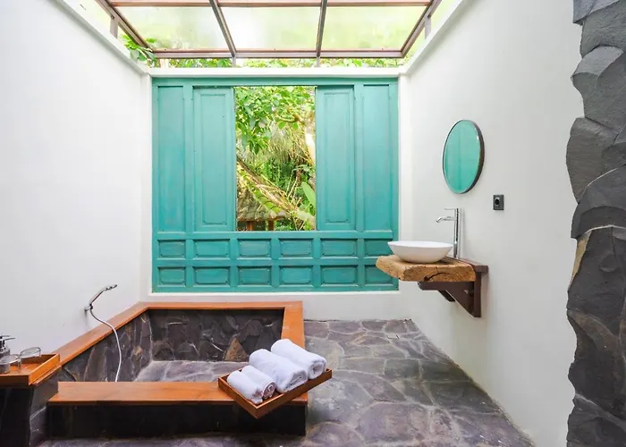 Villa Nayaka Living